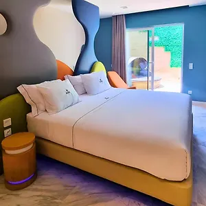 2* Hotel del amor Avenue - Lovely