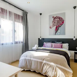 Guest house Ayz Javier Cabrini - Auto Check-in, Madrid